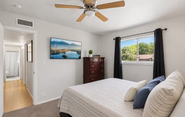 4802  Castle Brg, San Antonio, TX 78218 — photo 11