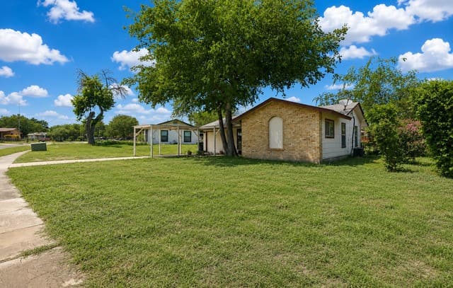 4802  Castle Brg, San Antonio, TX 78218 — photo 3