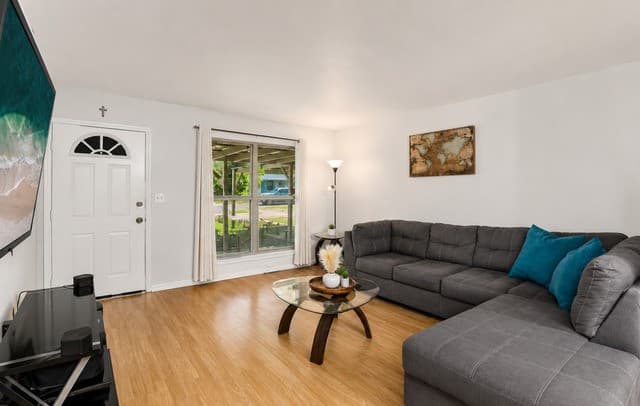 4802  Castle Brg, San Antonio, TX 78218 — photo 6