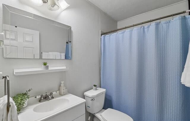 4802  Castle Brg, San Antonio, TX 78218 — photo 9