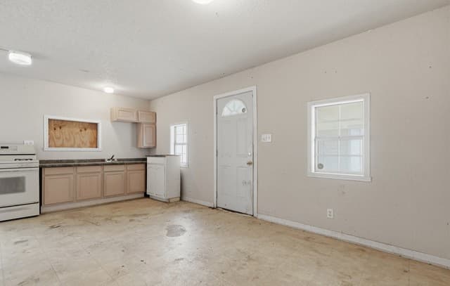 2139 Texas Ave, San Antonio, TX 78228 — photo 17