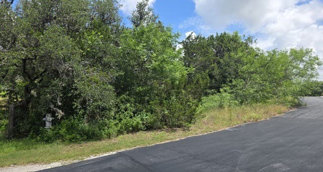 7507  Hummingbird Hill Ln, San Antonio, TX 78255 — photo 9