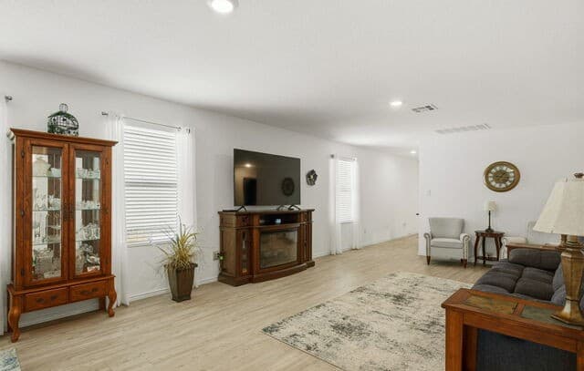 156  Cowboy Rdg, Pleasanton, TX 78064 — photo 8