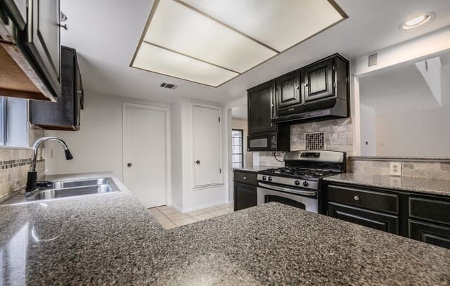 6122  Ridgebrook St, San Antonio, TX 78250 — photo 9