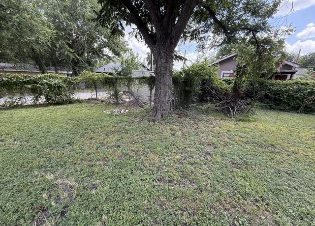 706 E Carson, San Antonio, TX 78208 — photo 11