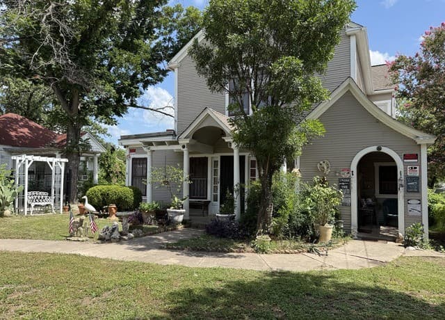 706 E Carson, San Antonio, TX 78208 — photo 2