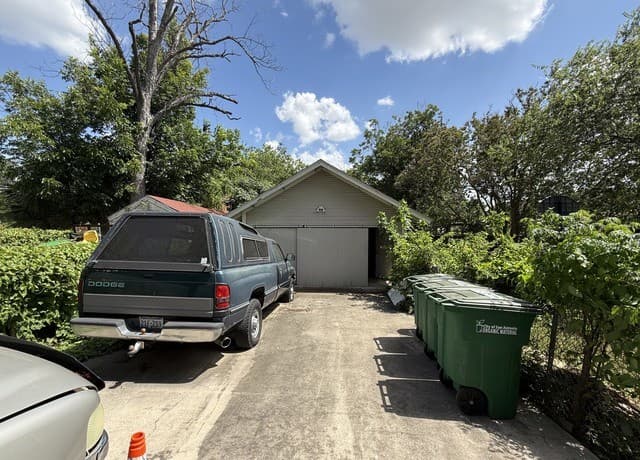 706 E Carson, San Antonio, TX 78208 — photo 4