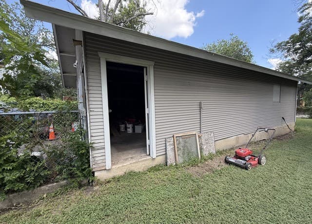 706 E Carson, San Antonio, TX 78208 — photo 6
