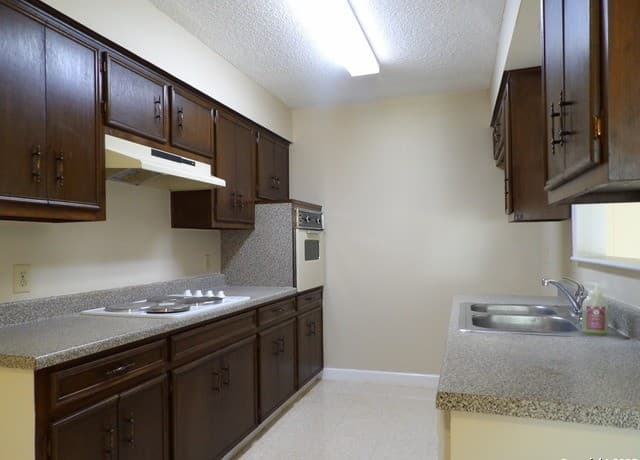 5637  Walzem Rd, Windcrest, TX 78218 — photo 4