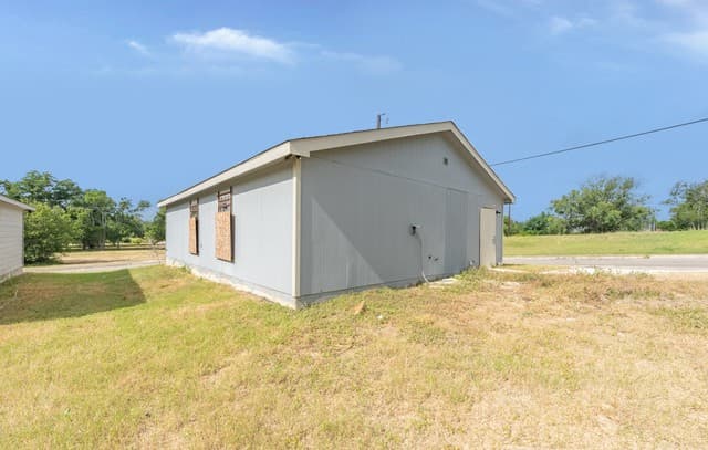 1003  Yucca St, San Antonio, TX 78220 — photo 11