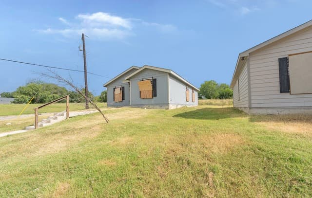 1003  Yucca St, San Antonio, TX 78220 — photo 3