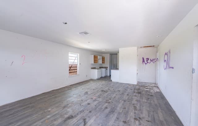 1003  Yucca St, San Antonio, TX 78220 — photo 4