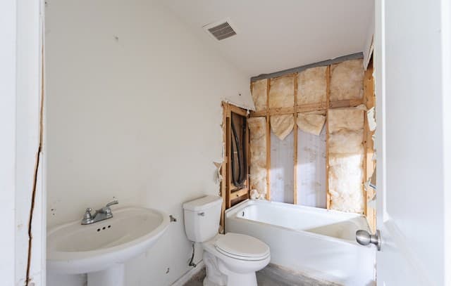 1003  Yucca St, San Antonio, TX 78220 — photo 9