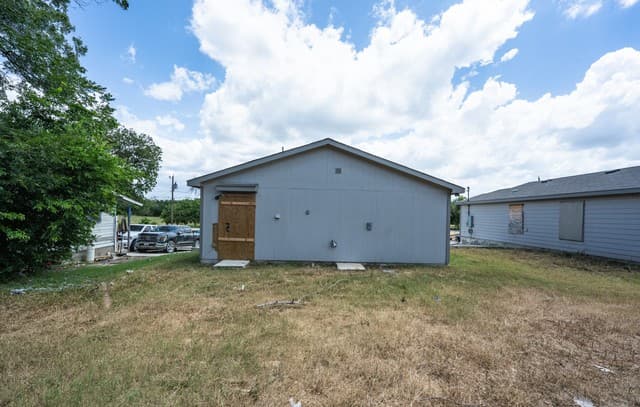 1011  Yucca St, San Antonio, TX 78220 — photo 10