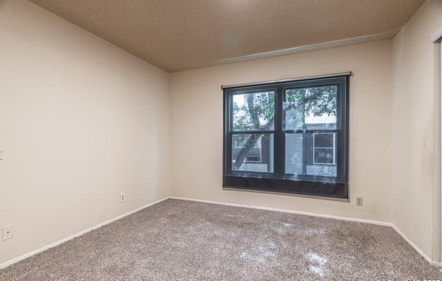 1933  Crossgate Park, San Antonio, TX 78247 — photo 13