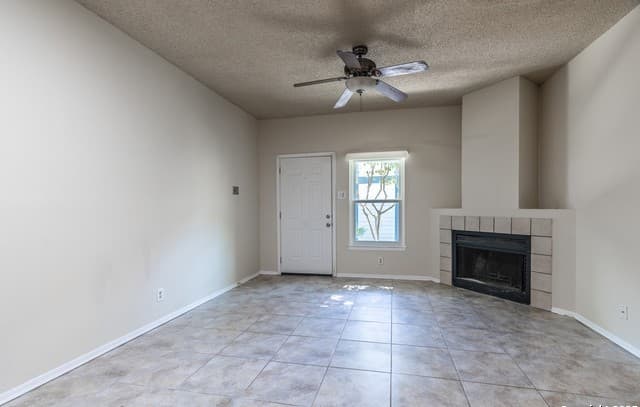 1933  Crossgate Park, San Antonio, TX 78247 — photo 5
