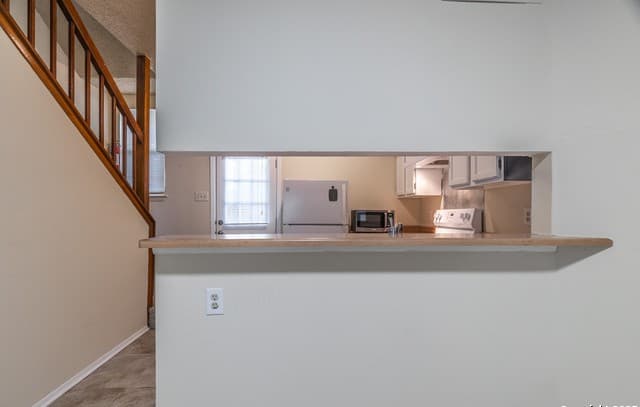 1933  Crossgate Park, San Antonio, TX 78247 — photo 8