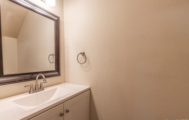 1933  Crossgate Park, San Antonio, TX 78247 — photo 9