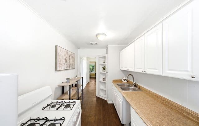 706 W Winnipeg Ave, San Antonio, TX 78225 — photo 11