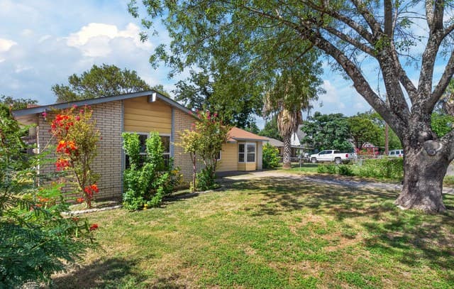 2714 Lagoon Dr