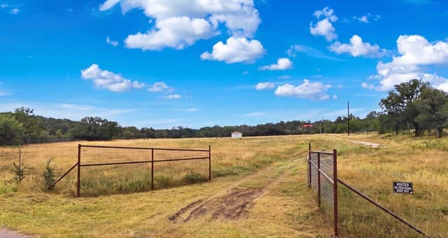 1400  Knoll Schwope Rd, Spring Branch, TX 78070 — photo 2