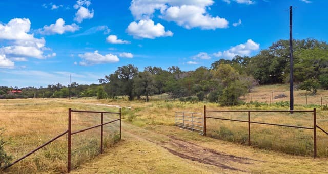 1400  Knoll Schwope Rd, Spring Branch, TX 78070 — photo 3