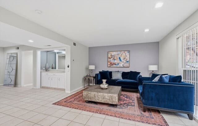 7500  Callaghan Unit APT 337, San Antonio, TX 78229 — photo 4