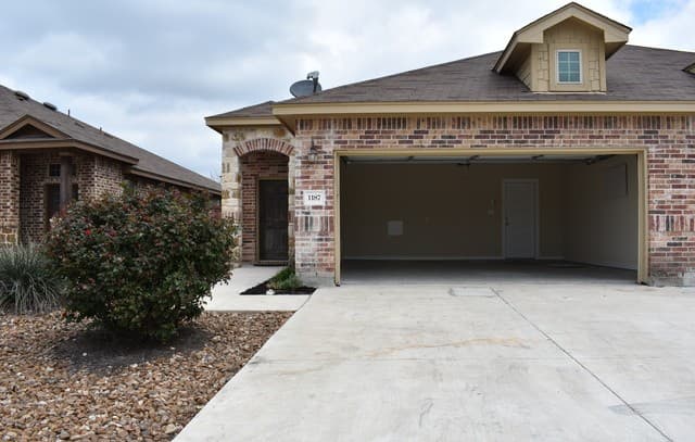 1187  Creekside Orch, New Braunfels, TX 78130 — photo 2