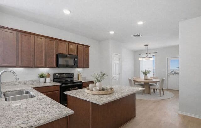 10911  Balmorhea, San Antonio, TX 78252 — photo 3