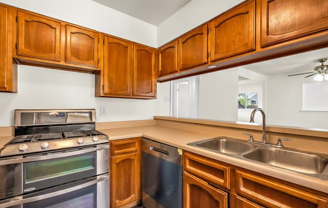 170  Sinclair Rd, San Antonio, TX 78222 — photo 9
