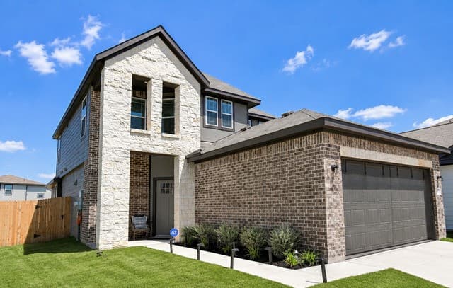 8657  Merlin Cv, San Antonio, TX 78222 — photo 2