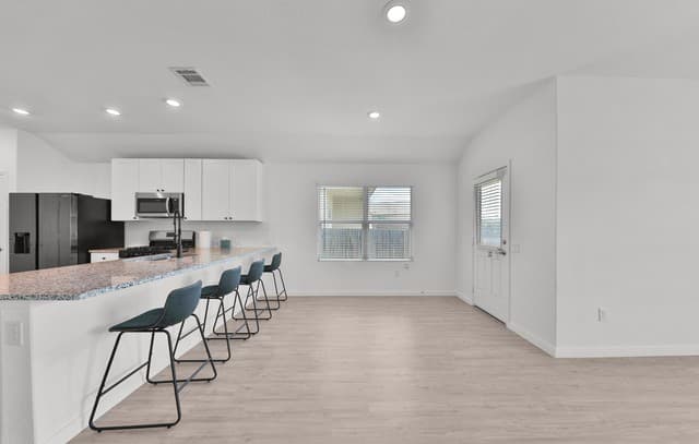 606  Bean Bnd, San Antonio, TX 78221 — photo 10