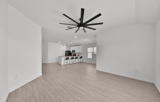 606  Bean Bnd, San Antonio, TX 78221 — photo 12