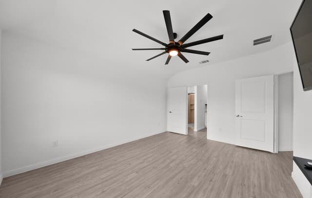 606  Bean Bnd, San Antonio, TX 78221 — photo 17