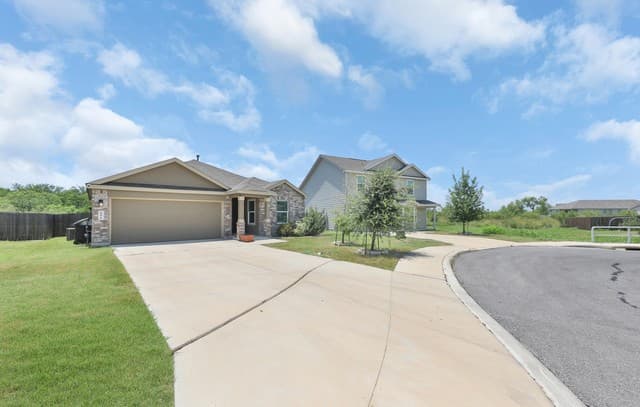 606  Bean Bnd, San Antonio, TX 78221 — photo 2