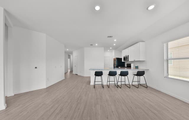 606  Bean Bnd, San Antonio, TX 78221 — photo 9