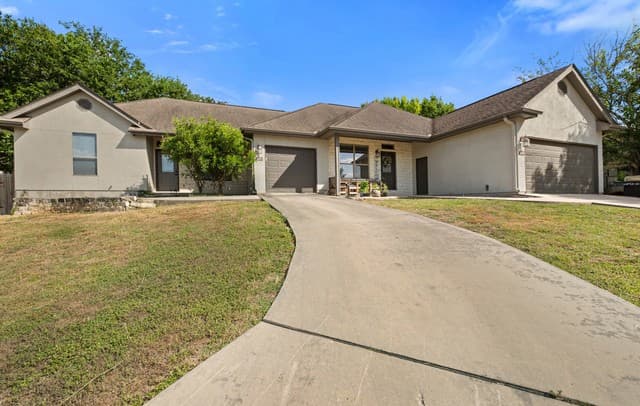 3017  Green Mountain Dr, New Braunfels, TX 78130 — photo 2