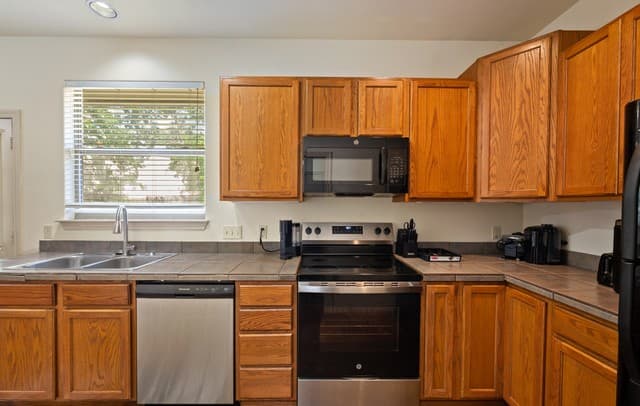 3017  Green Mountain Dr, New Braunfels, TX 78130 — photo 22