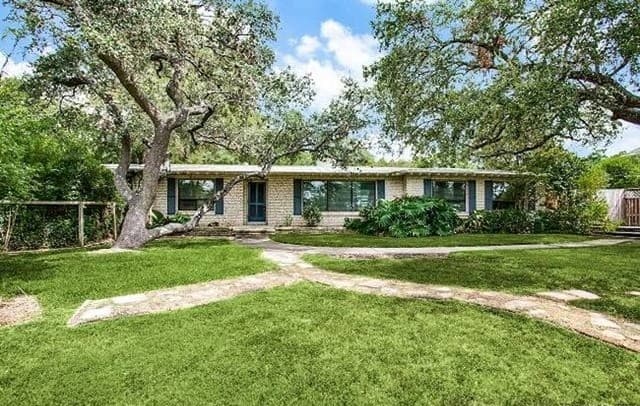 345  Burr Rd, Terrell Hills, TX 78209 — photo 2