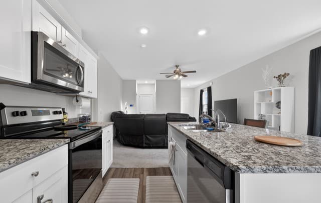 12866  Cygnus, San Antonio, TX 78245 — photo 12