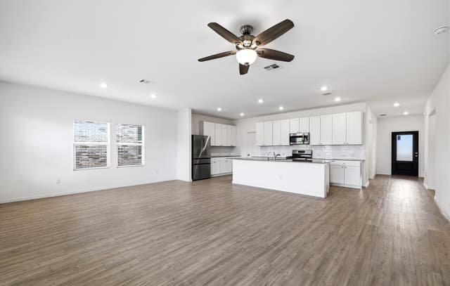 14014  Roller Mls, San Antonio, TX 78245 — photo 10
