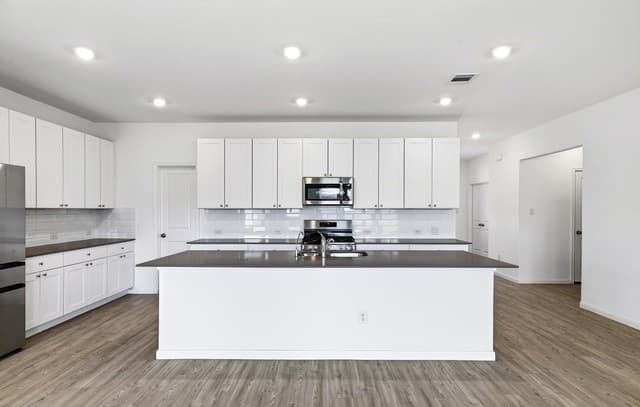 14014  Roller Mls, San Antonio, TX 78245 — photo 4