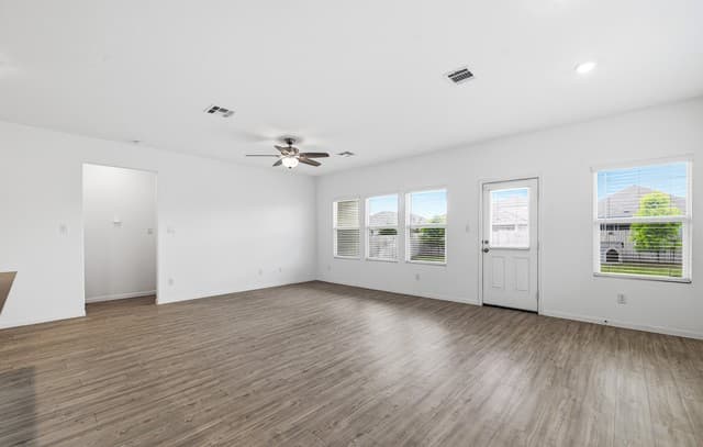 14014  Roller Mls, San Antonio, TX 78245 — photo 8