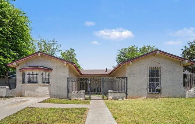 5119  Oldstead St, San Antonio, TX 78228 — photo 2