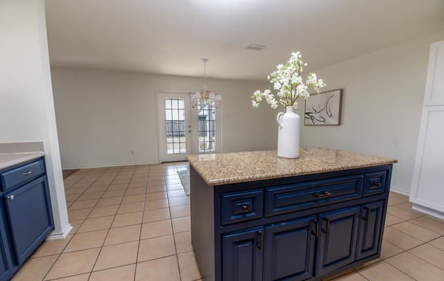 655  Northlake Dr, New Braunfels, TX 78130 — photo 9