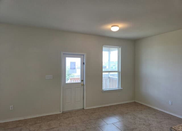 10627  Brady Creek Cp, San Antonio, TX 78252 — photo 4