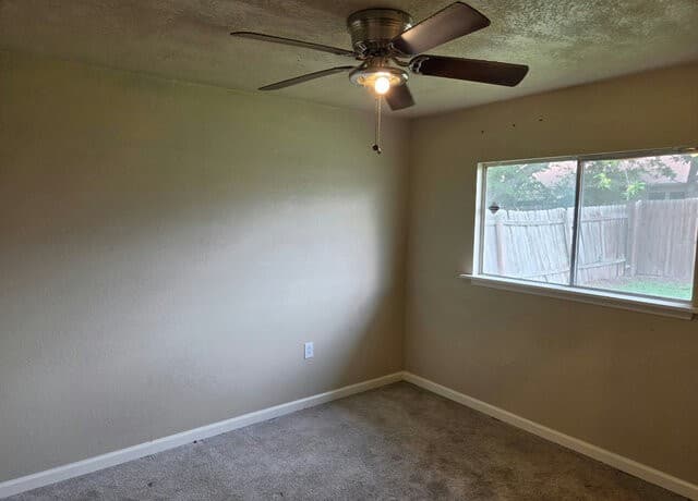 2914  Lakeland Dr, San Antonio, TX 78222 — photo 10