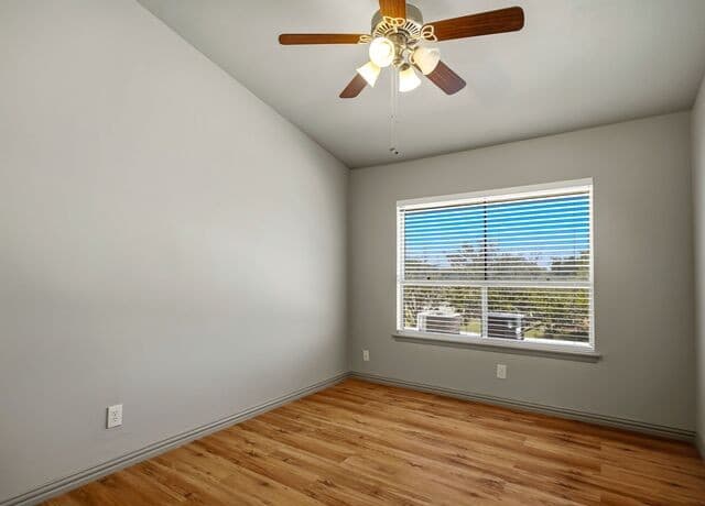 7123  Thrush View Lane Unit 32, San Antonio, TX 78209 — photo 22