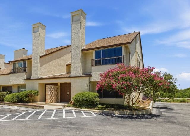 7123  Thrush View Lane Unit 32, San Antonio, TX 78209 — photo 3