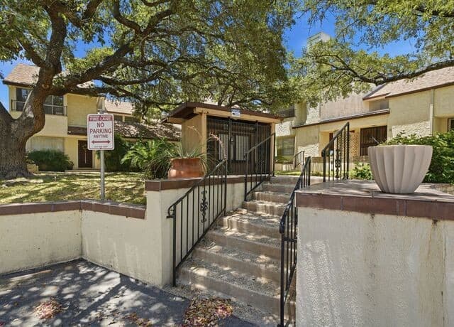 7123  Thrush View Lane Unit 32, San Antonio, TX 78209 — photo 5